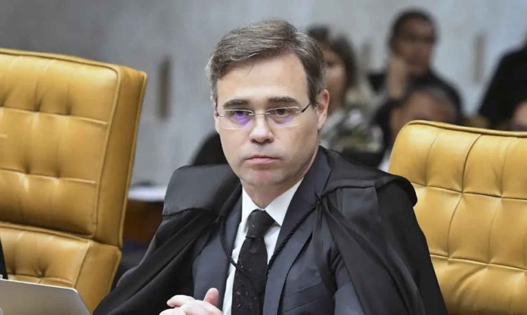 Ministro do TSE André Mendonça