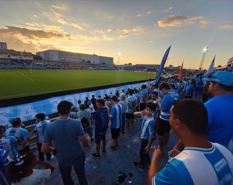 Torcida do Londrina Esporte Clube - foto Alvaro Ferreira