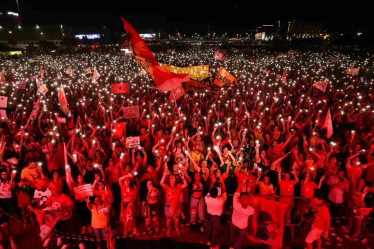Manifestação em São Paulo após a vitória de Lula